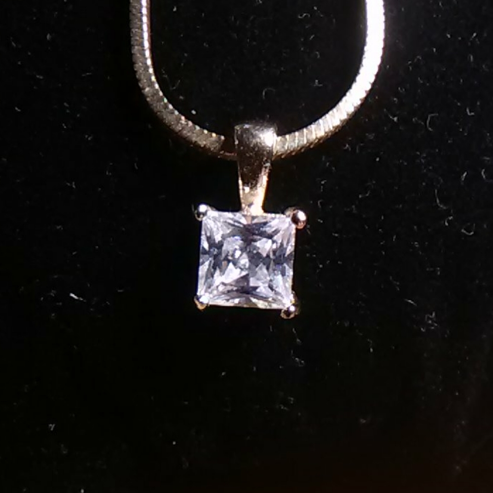 Crystal white sapphire style, gold tone necklace